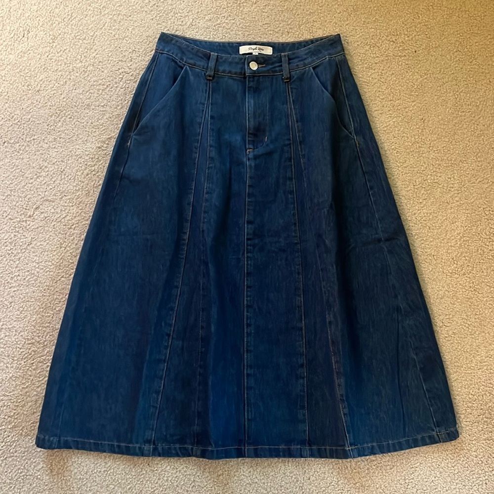 NWOT Simple retro jean skirt with pockets